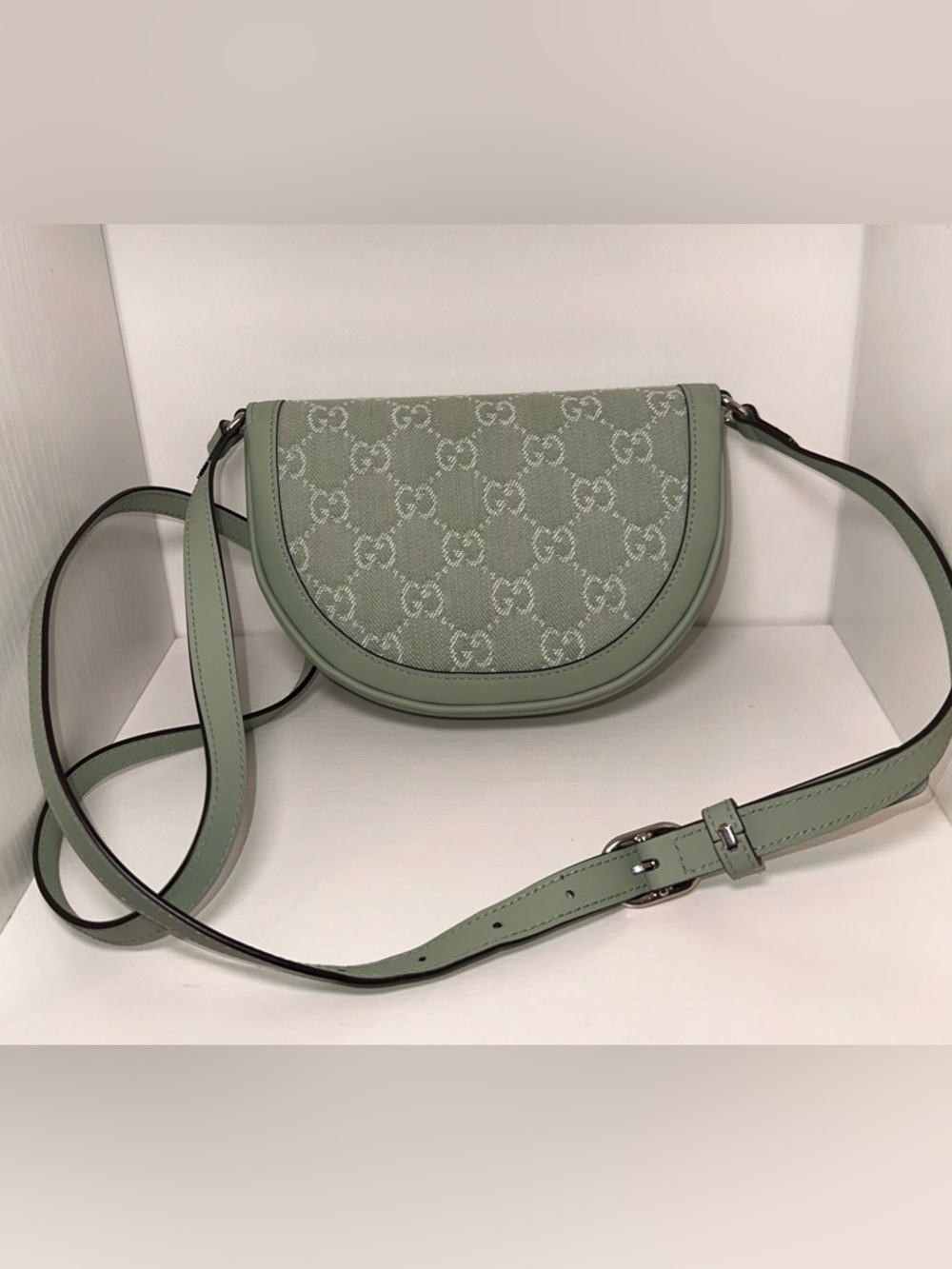Gucci Mint Green GG Canvas Saddle Crossbody - Picture 4 of 9